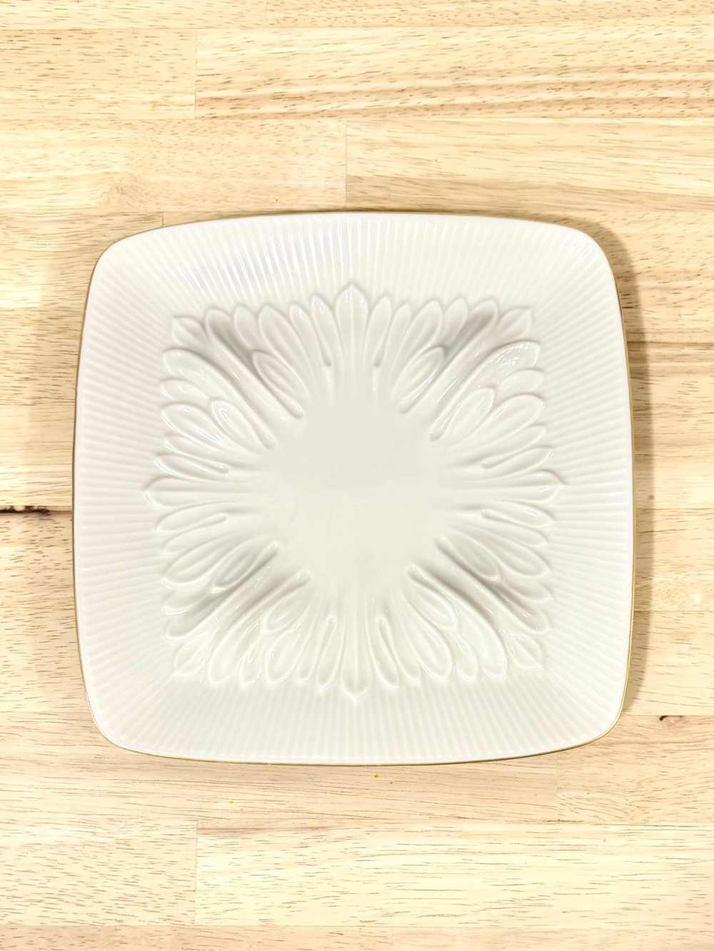 VTG Lenox Creme Embossed Ashtray Dish Plate with 24k Gold Edge